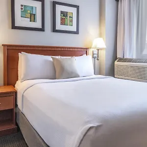 Saint-laurent 3* Montréal