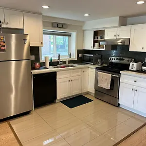 Private In A Shared House , Vancouver Kanada