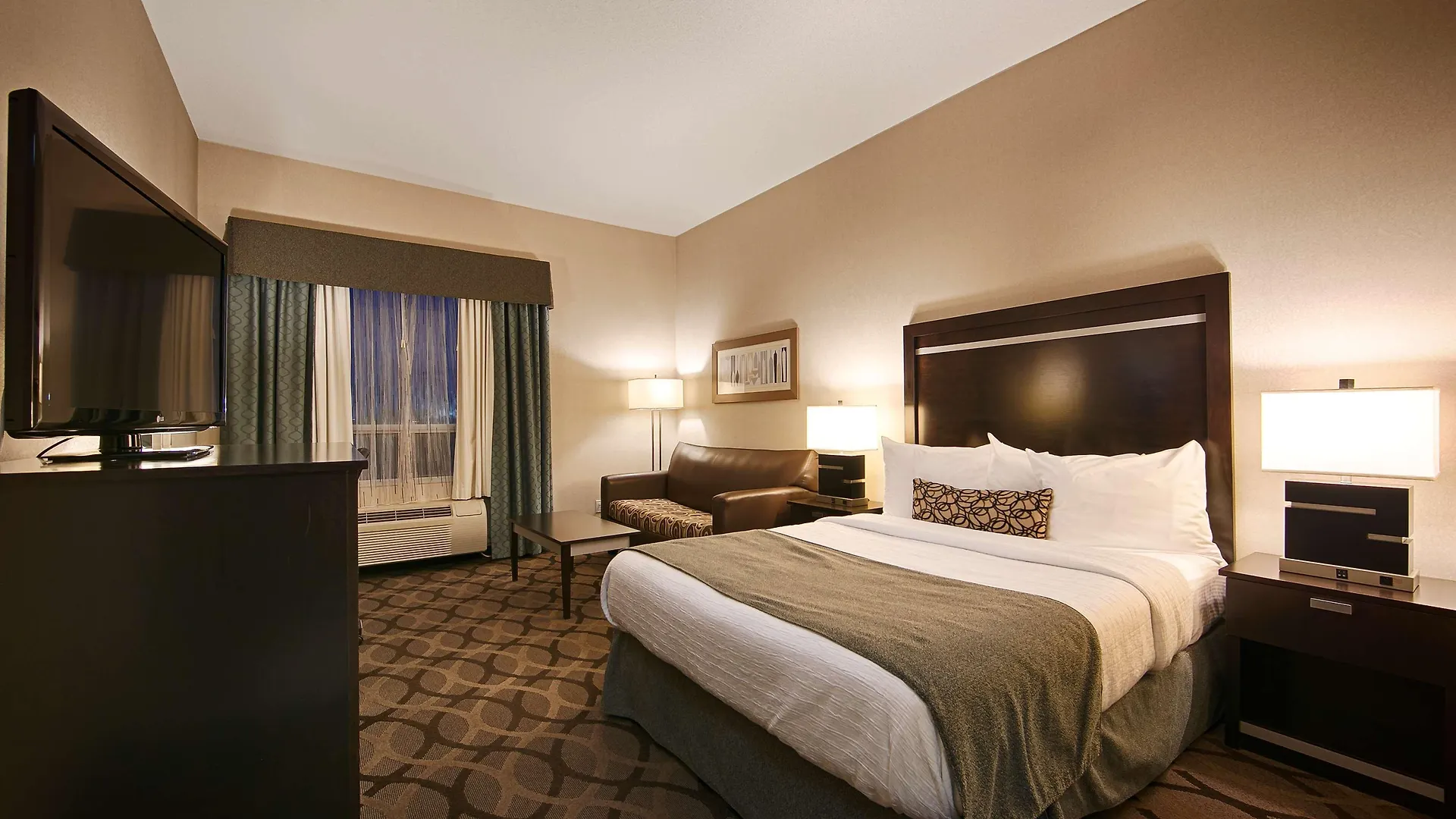 Best Western Plus Travel Hotel Toronto Airport