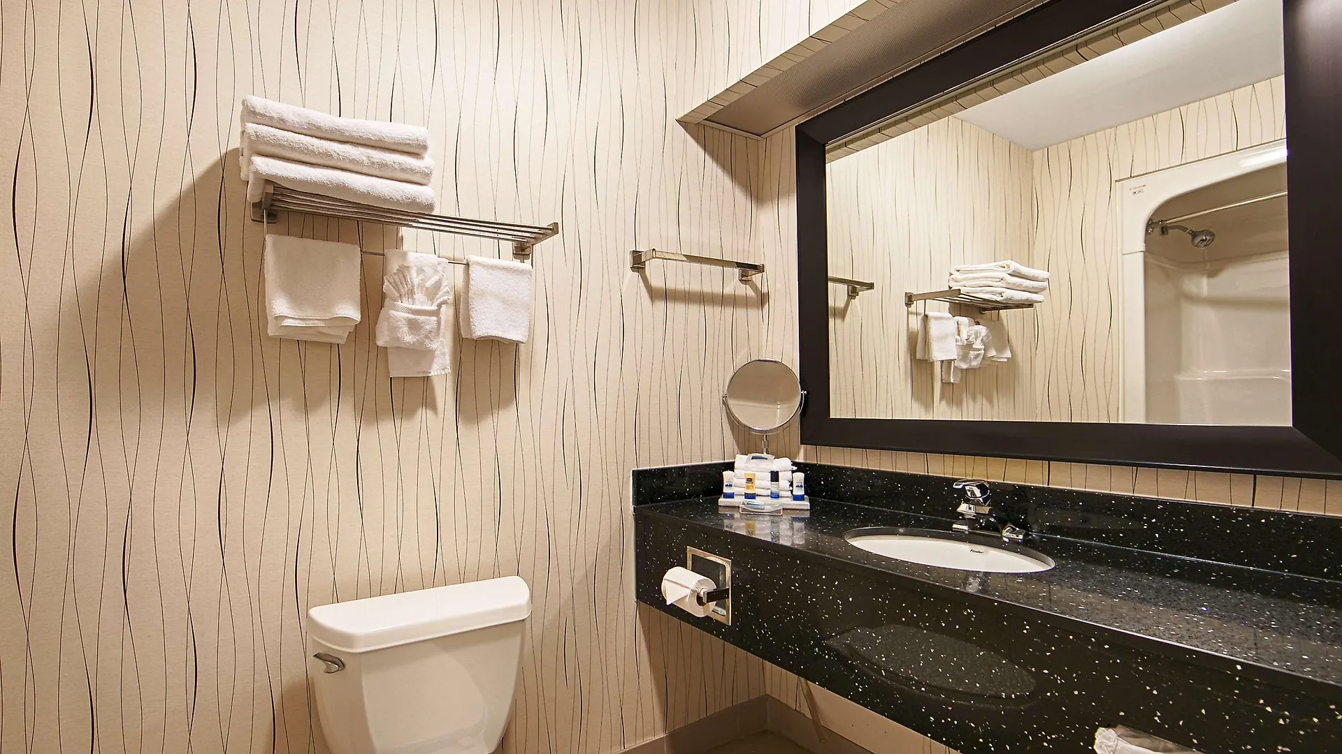 Best Western Plus Travel Hotel Toronto Airport