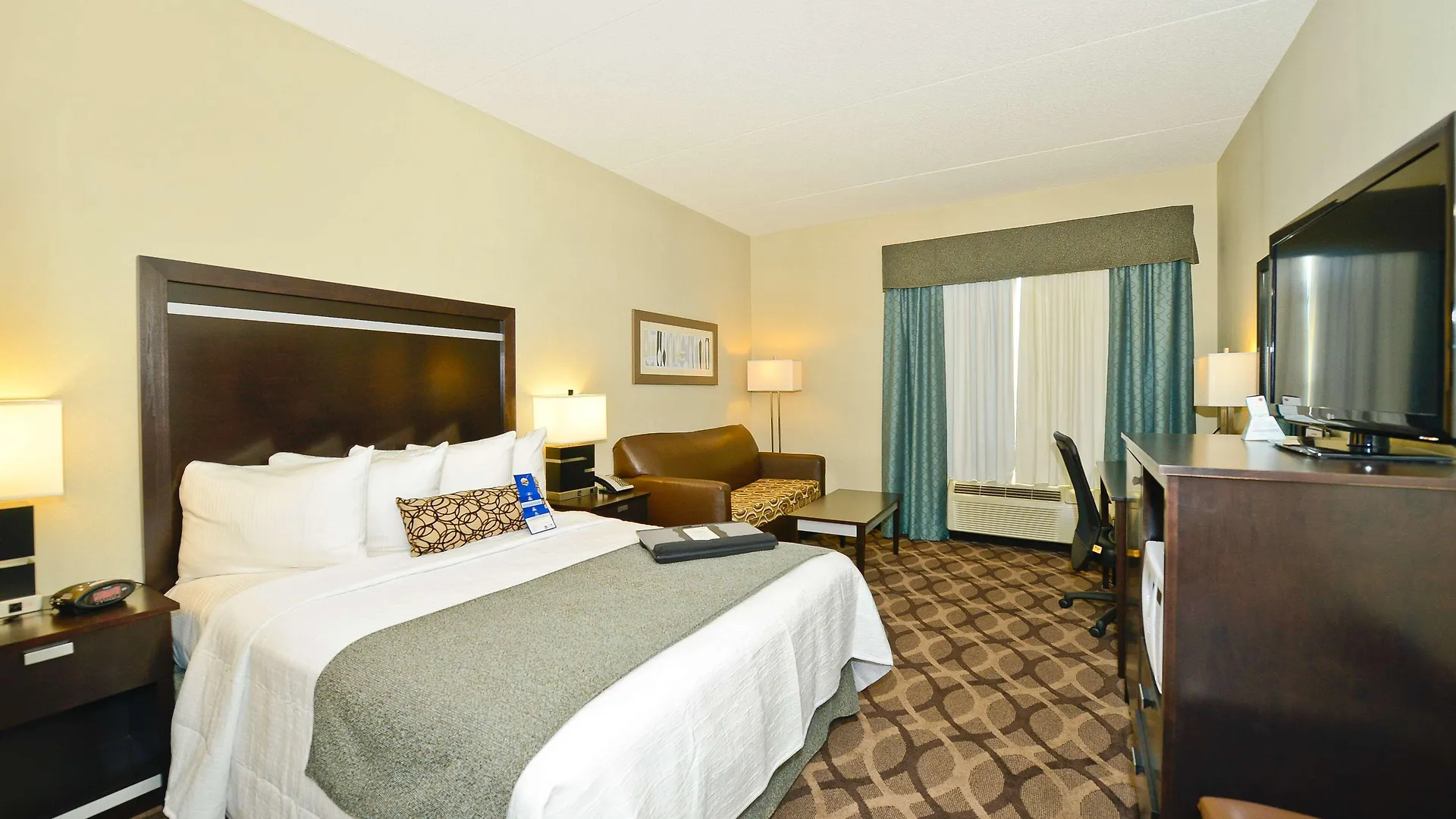 Best Western Plus Travel Hotel Toronto Airport