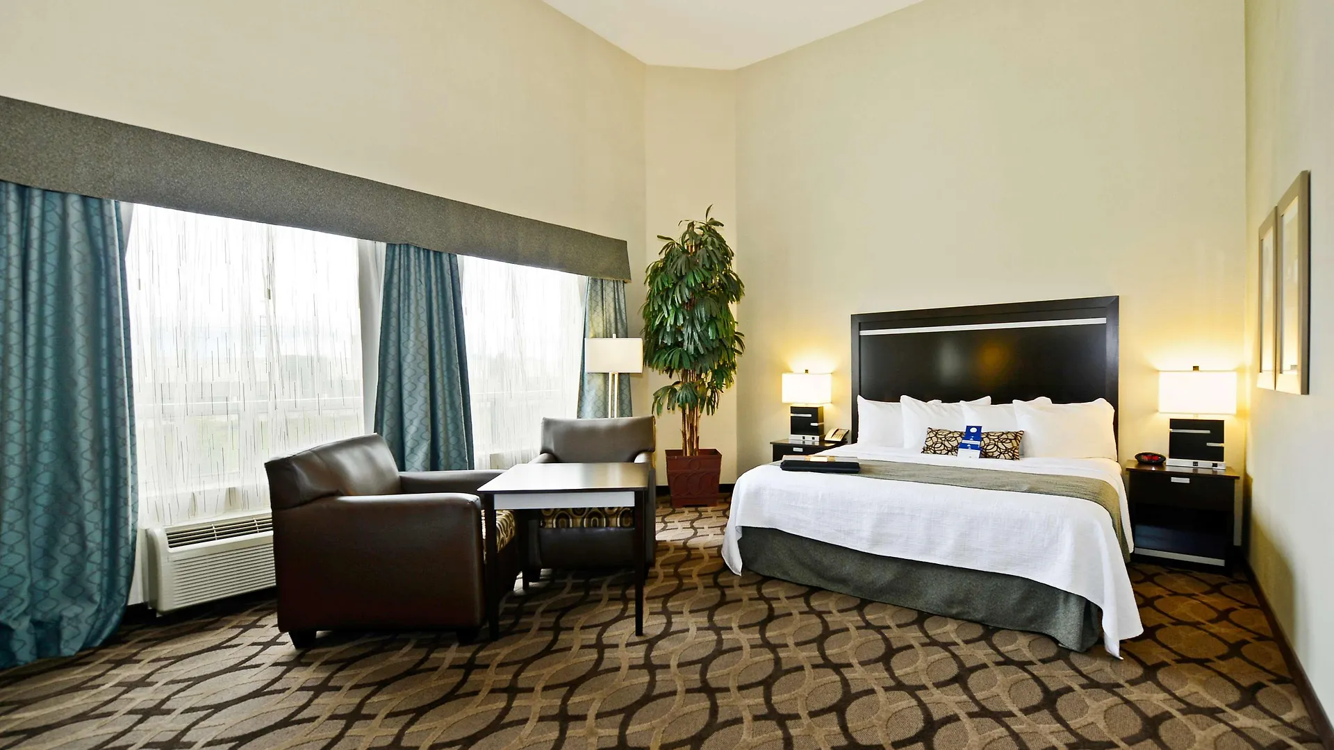 Best Western Plus Travel Hotel Toronto Airport