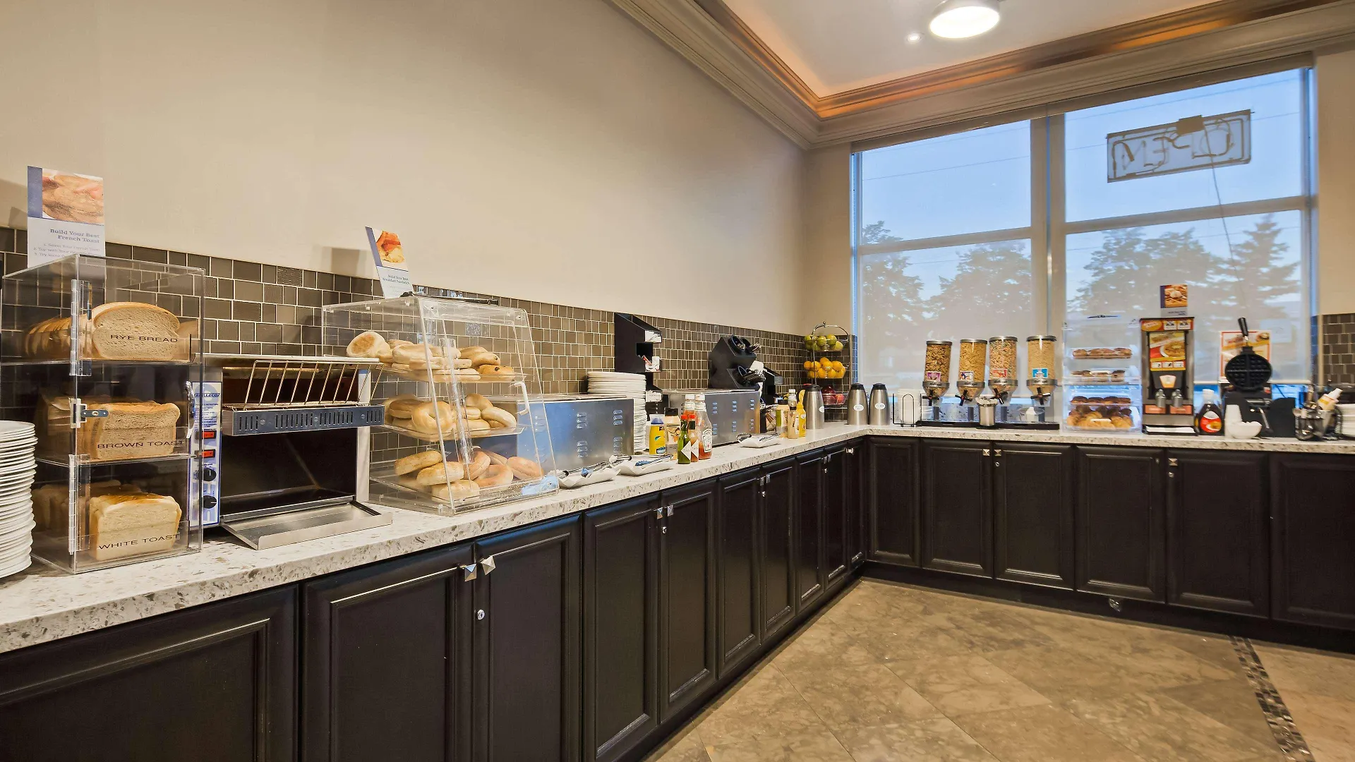 Best Western Plus Travel Hotel Toronto Airport 3*,  Канада
