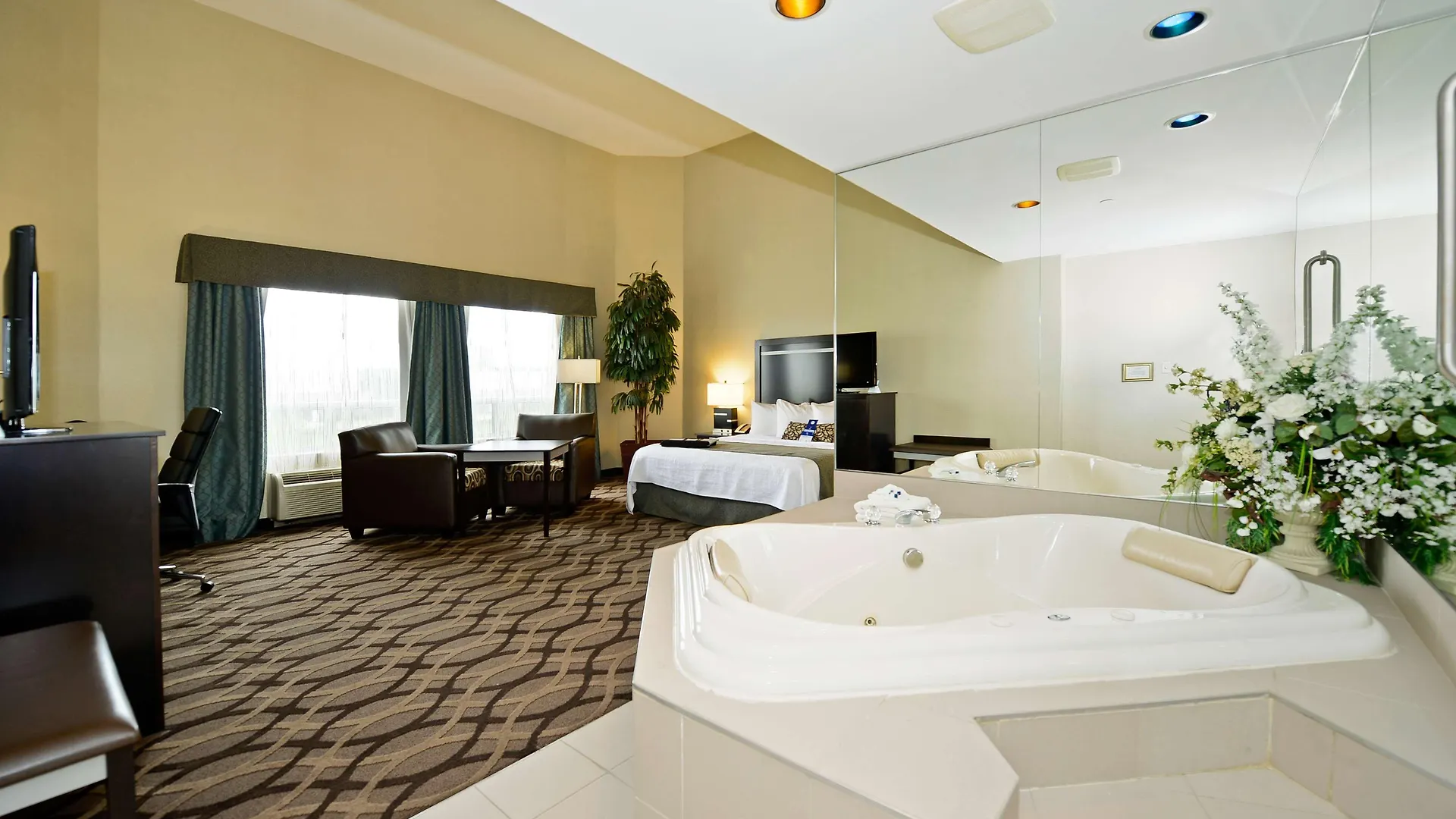 Best Western Plus Travel Hotel Toronto Airport