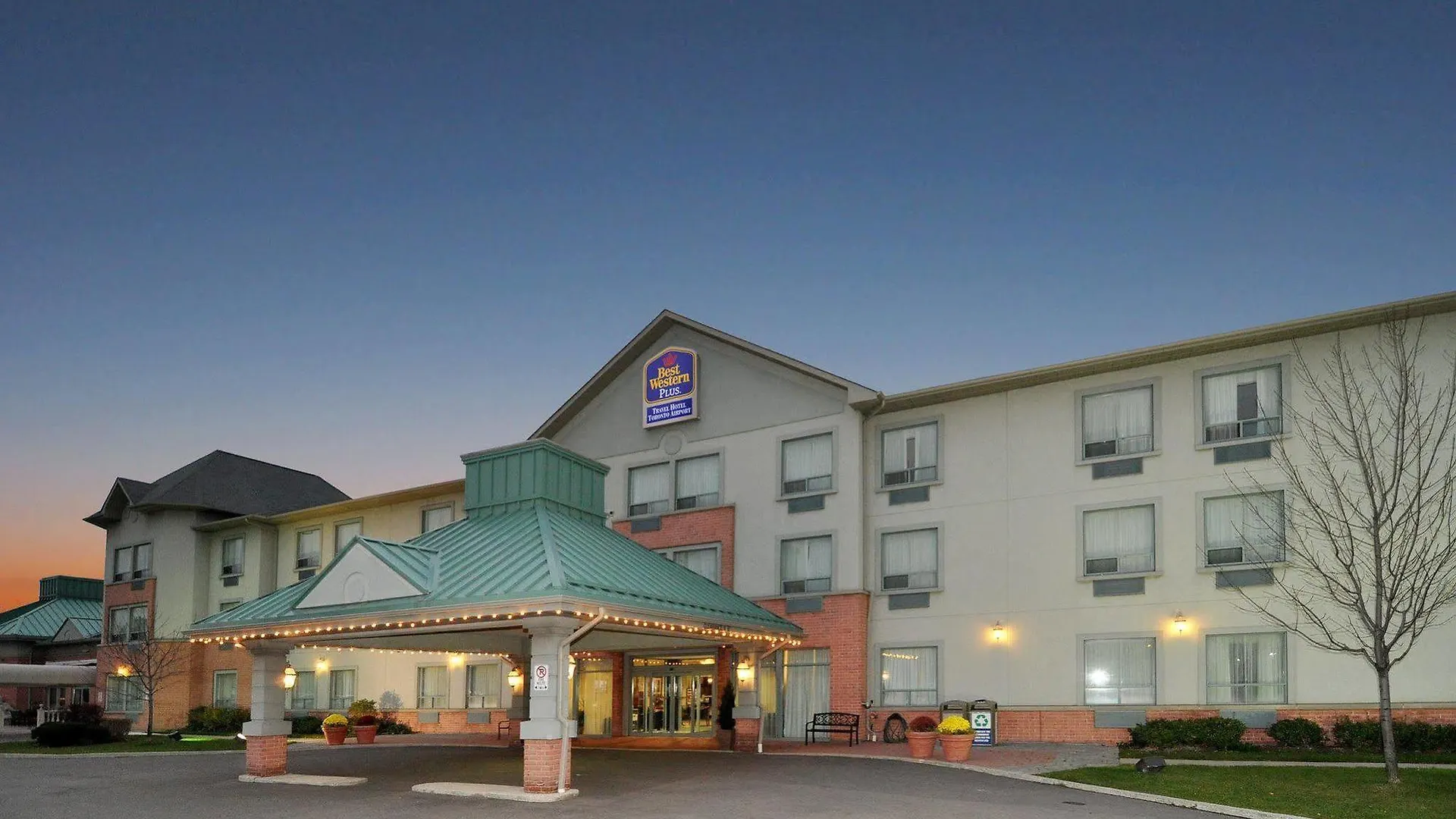 Best Western Plus Travel Hotel Toronto Airport 3*,  Канада