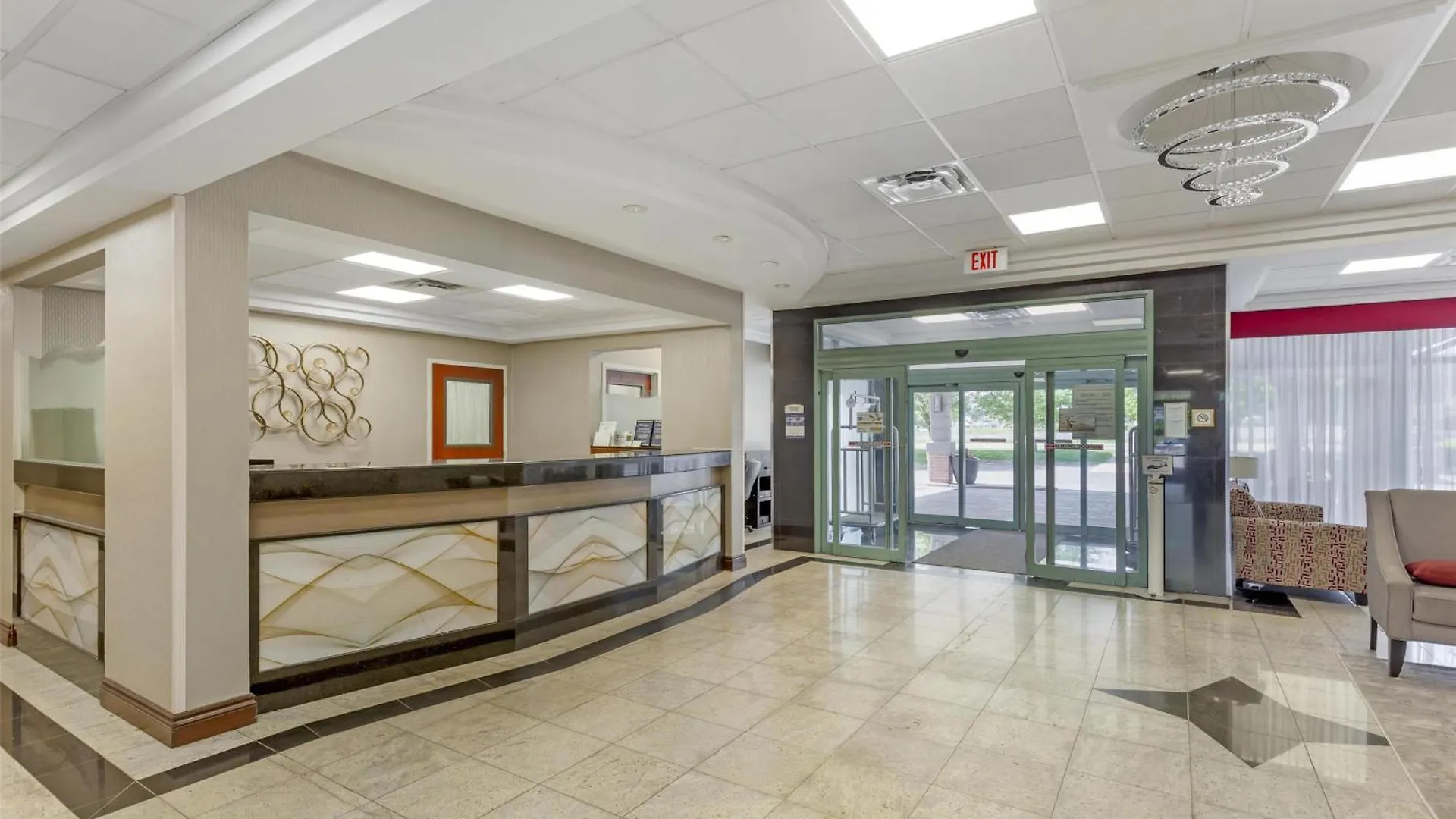 Best Western Plus Travel Hotel Toronto Airport 3*,