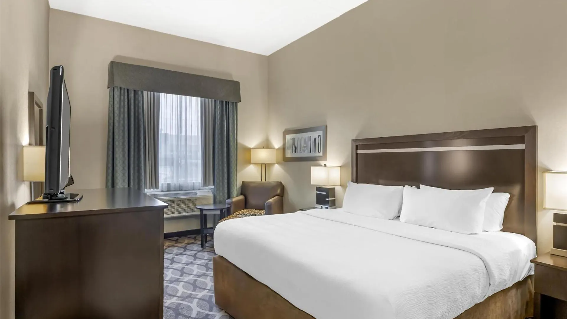 Best Western Plus Travel Hotel Toronto Airport