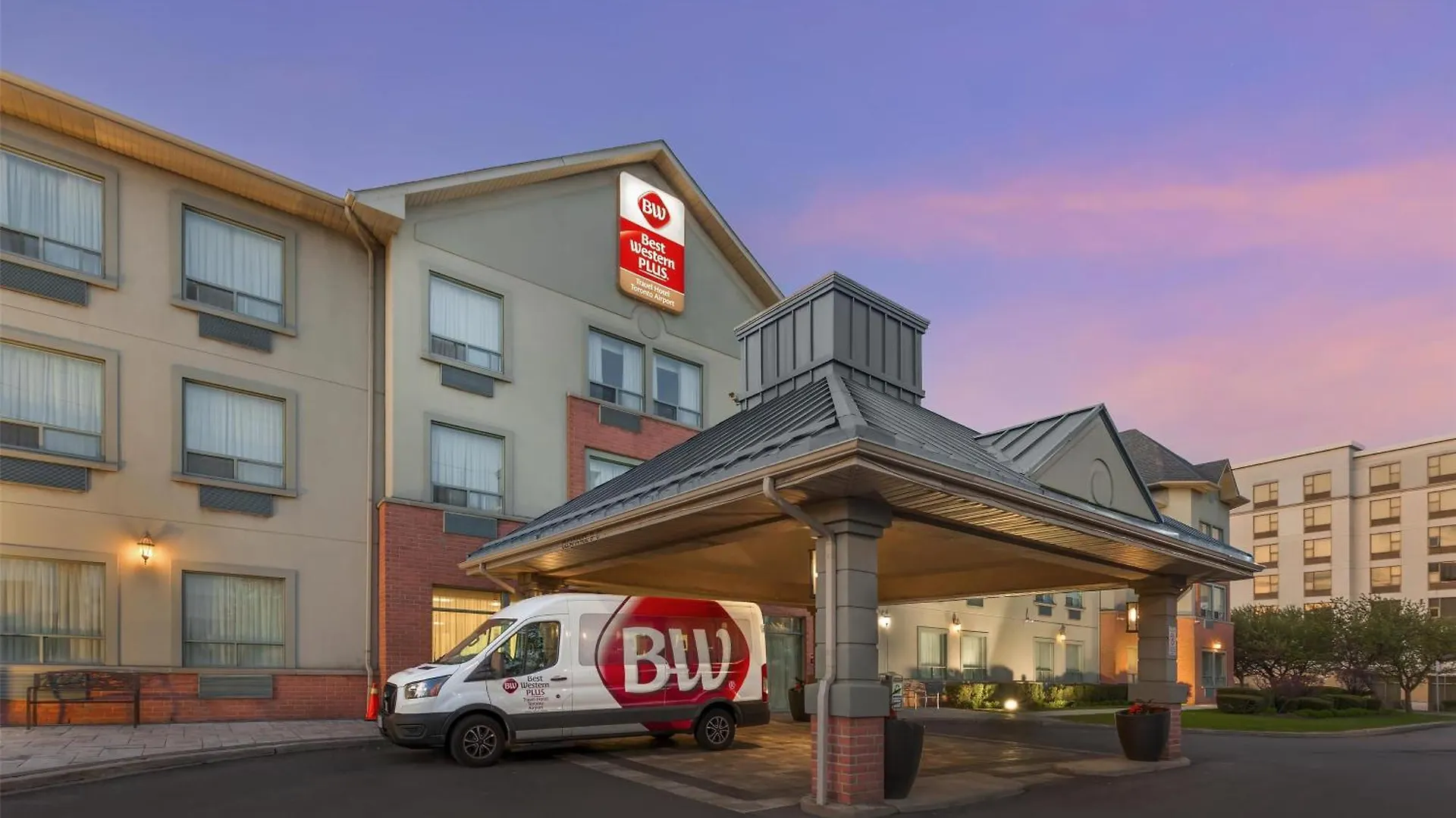 Best Western Plus Travel Hotel Toronto Airport