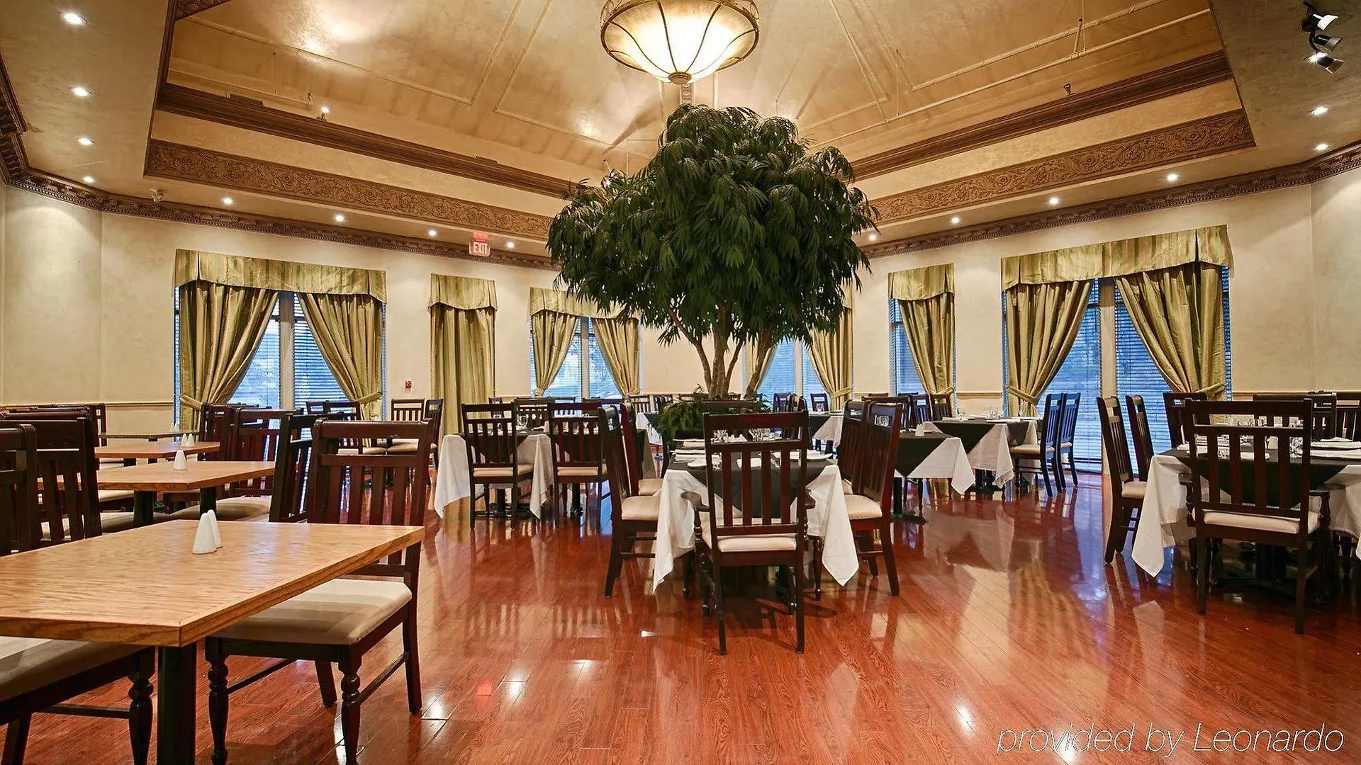 Best Western Plus Travel Hotel Toronto Airport